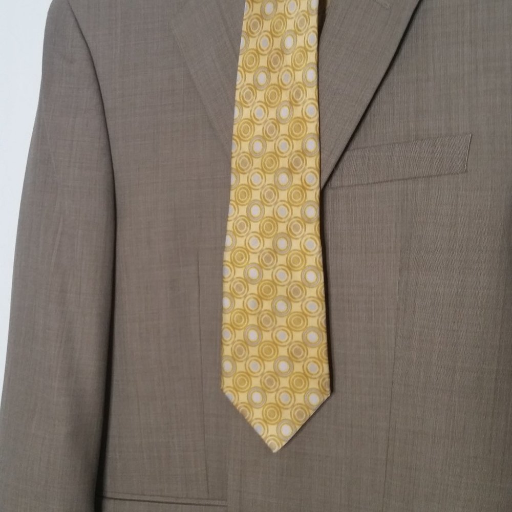 Size 40R  Michael Kors Men' Suit